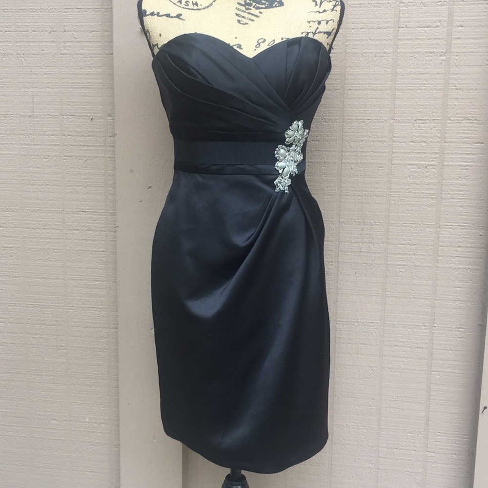 Sz 2 love Black Strapless Dress EUC